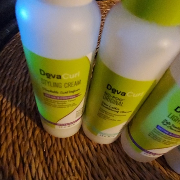 Set of 4 DevaCurl hair products - Picture 4 of 7